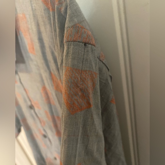 Billy Reid Chambray and Red Murphy Geo-Print Short Sleeve Sport Shirt - Picture 6 of 10